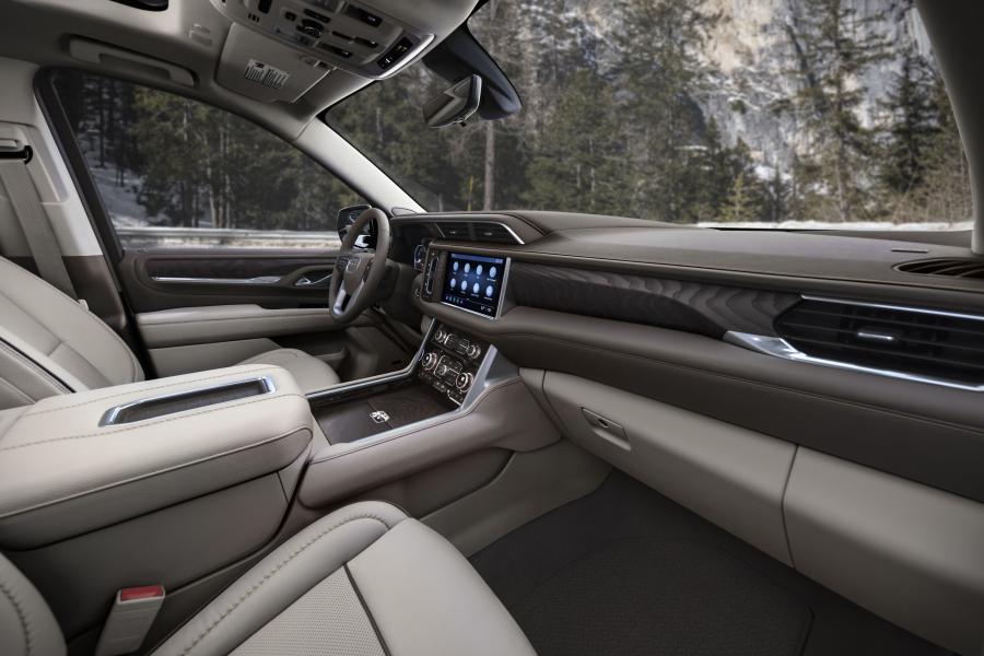 Интерьер GMC Yukon XL Denali 2020 года  (фото 8 из 14)